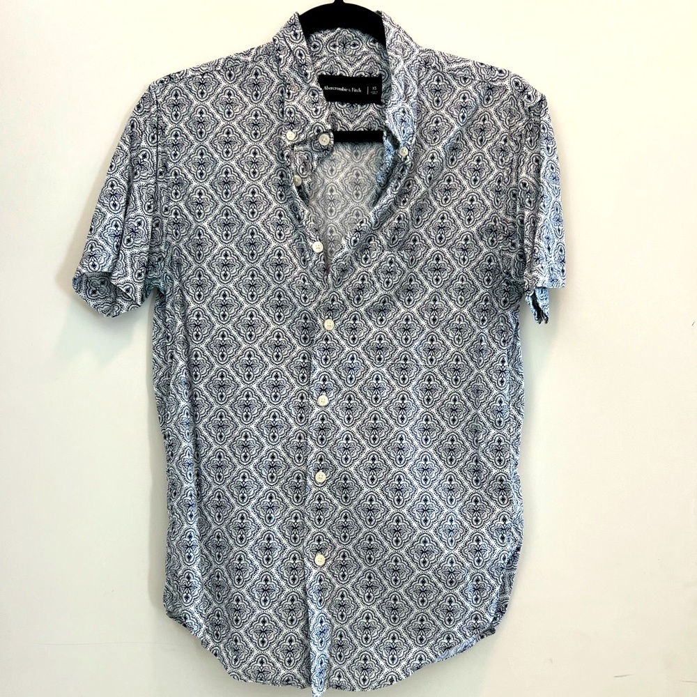 Abercrombie and Fitch performance moisture wicking, short sleeved, size XS